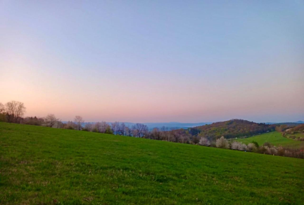 Lovecký zámeček pod Milešovkou Teplice Exterior foto