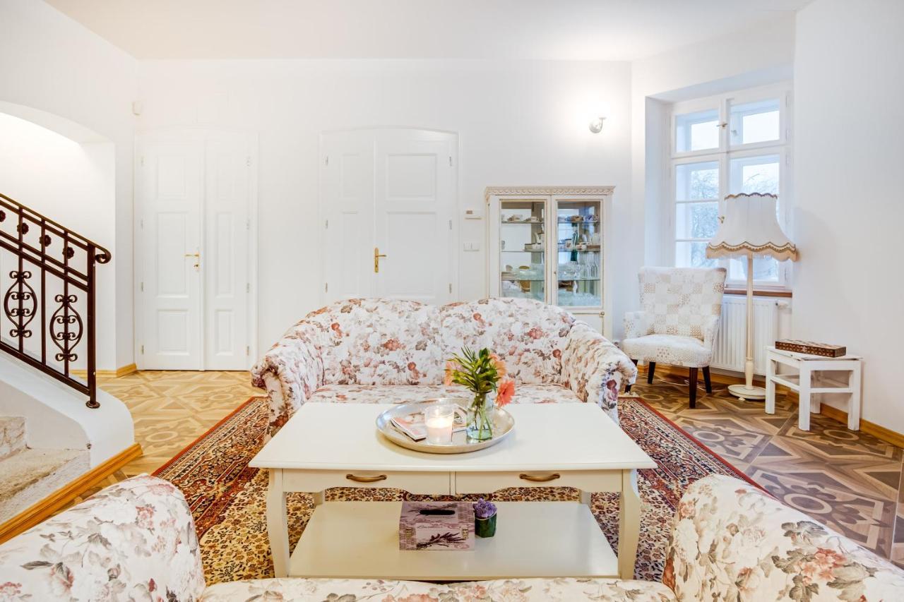 Lovecký zámeček pod Milešovkou Teplice Exterior foto